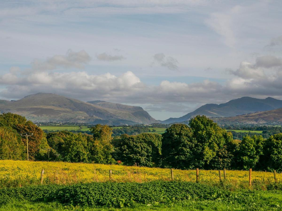 Drosgl Villa Llangefni Buitenkant foto
